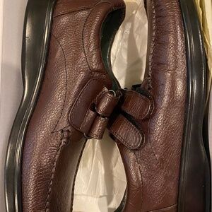Nature’s Stride Wine color Boston style Men’s size 11. New. $30